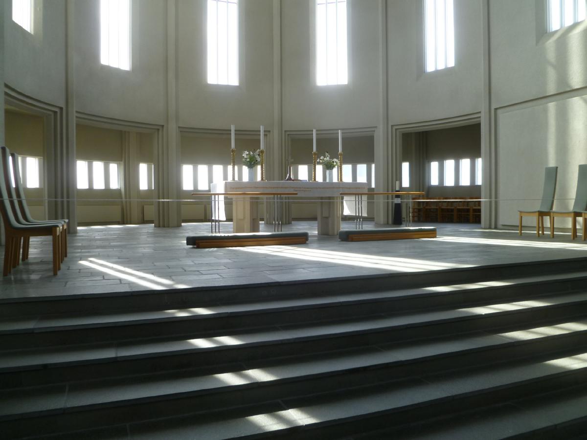 120608bAltarHallgrimskirkja