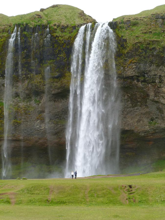120613fSeljalandsfoss2