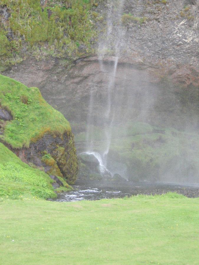 120613jSeljalandsfoss6