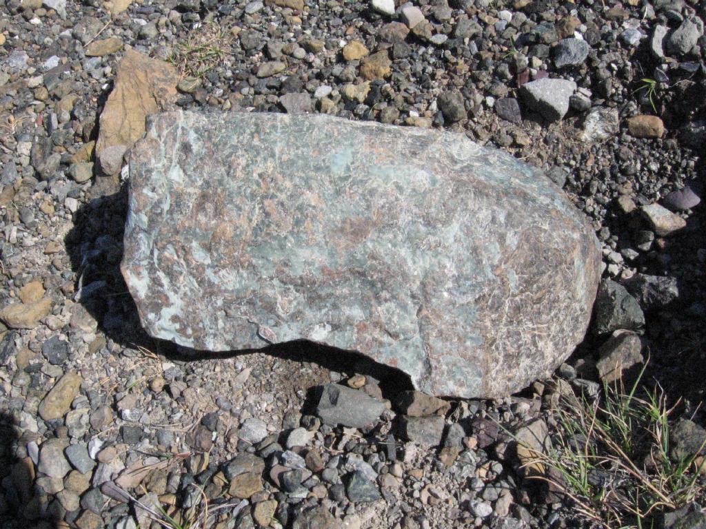 100815peridotite2serpentine2