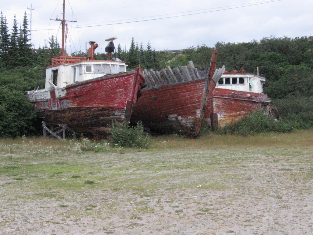 100823threeDeadShips