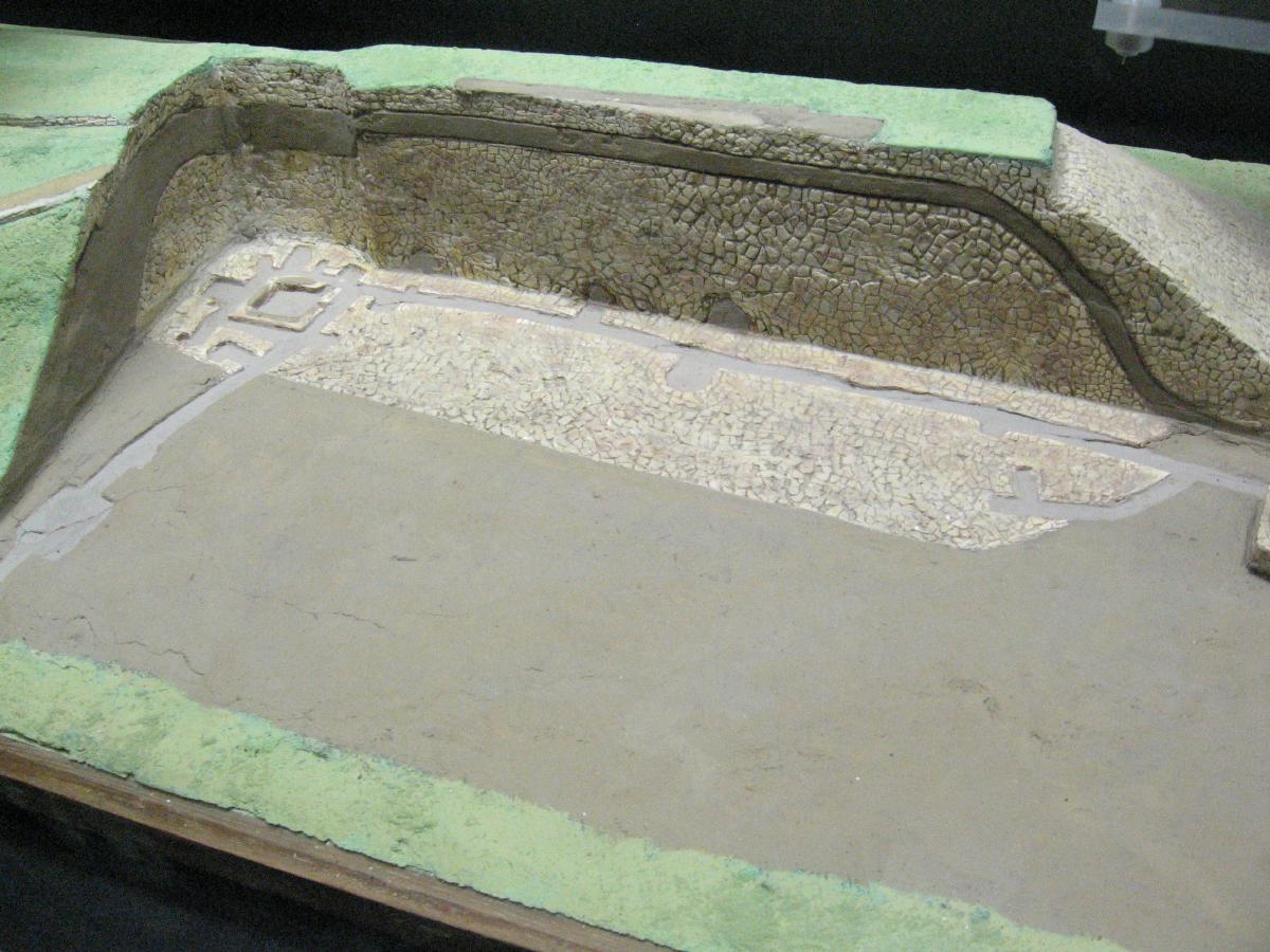 cqa150806modelTumulus