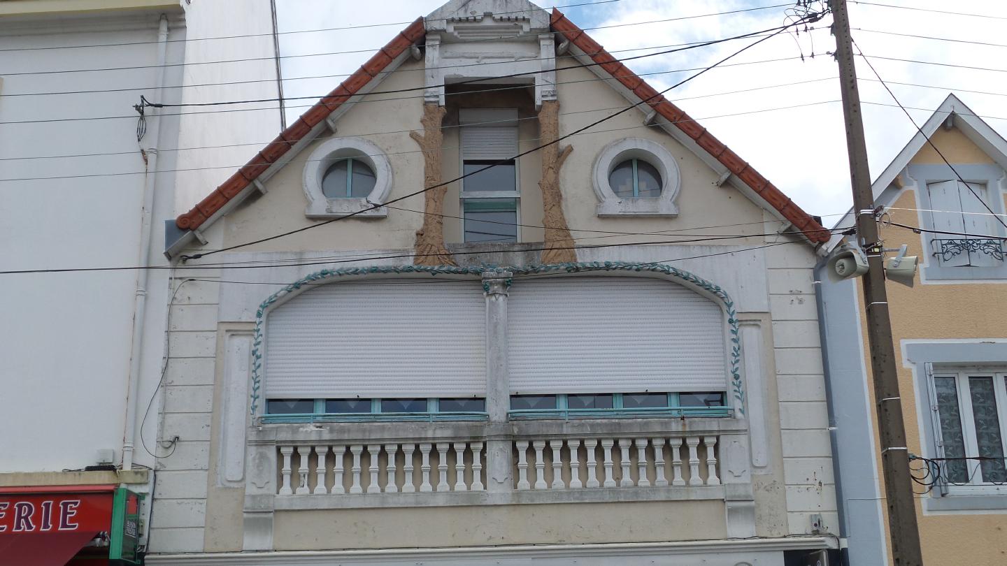 cwc150807houseFace