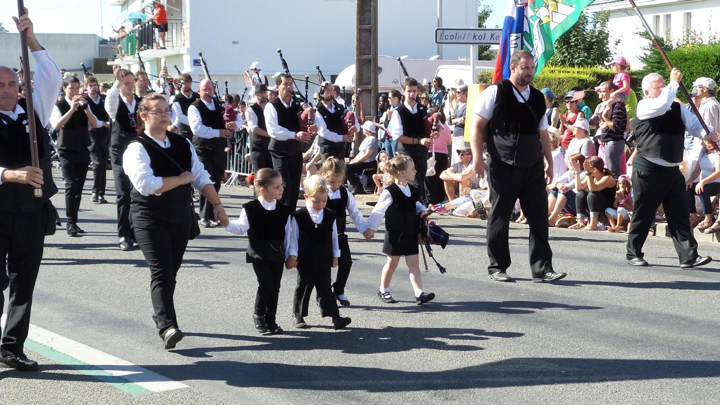 dlb150809parade