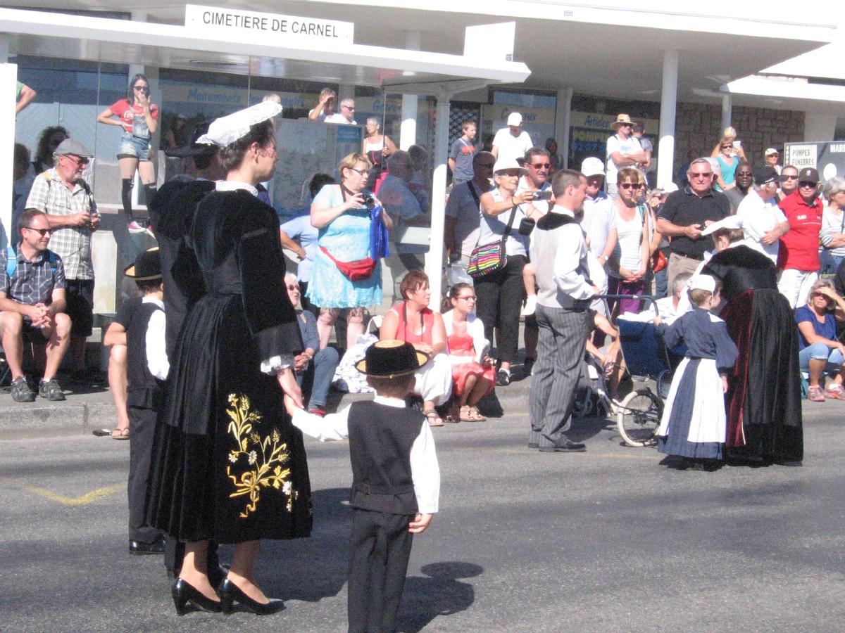 dma150809parade