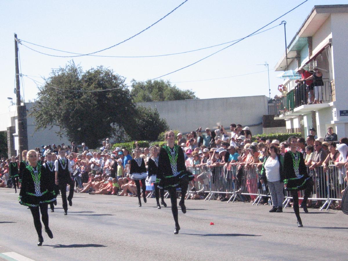 dqa150809parade