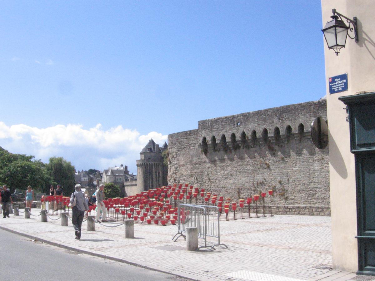 cha150808ramparts