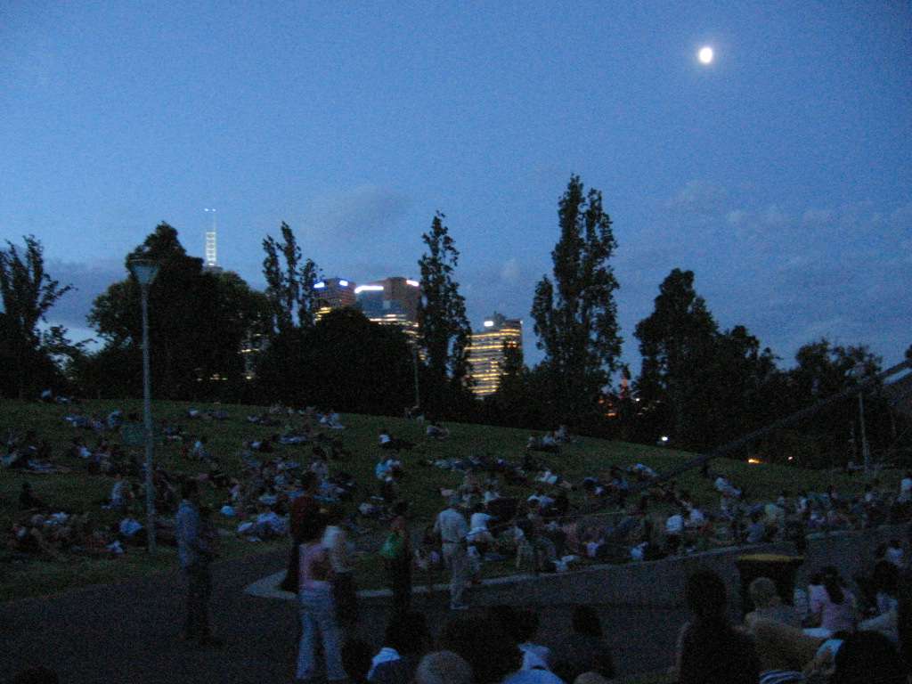 060208moonConcert