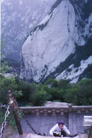 Climbing Huashan till dawn