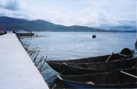 Caincun pier on Erhai lake (Y)